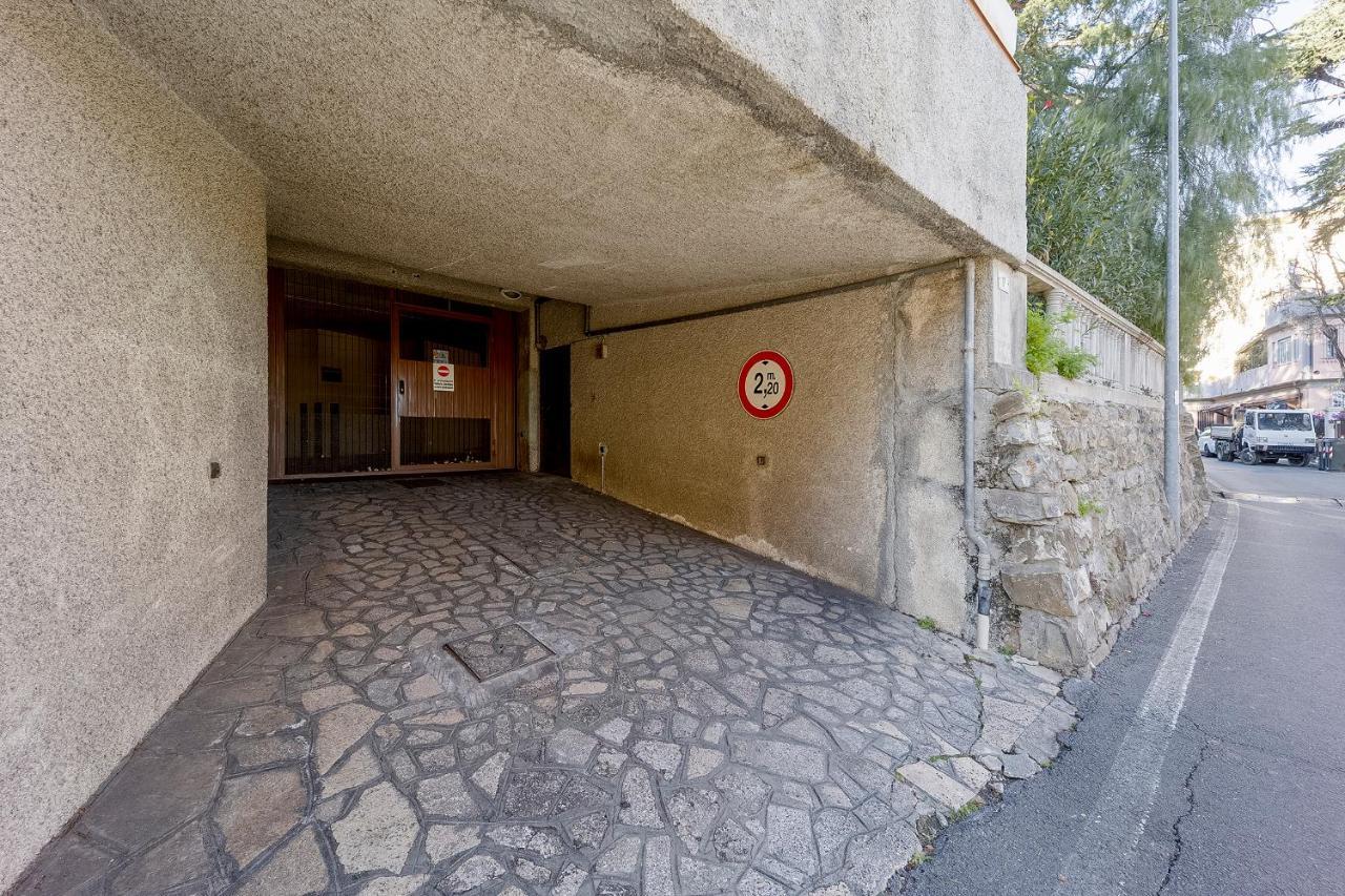 Portosole Attic - With Terrace And Private Parking Διαμέρισμα Σαν Ρέμο Εξωτερικό φωτογραφία