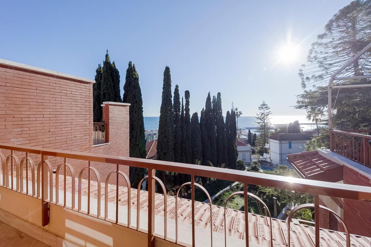 Portosole Attic - With Terrace And Private Parking Διαμέρισμα Σαν Ρέμο Εξωτερικό φωτογραφία