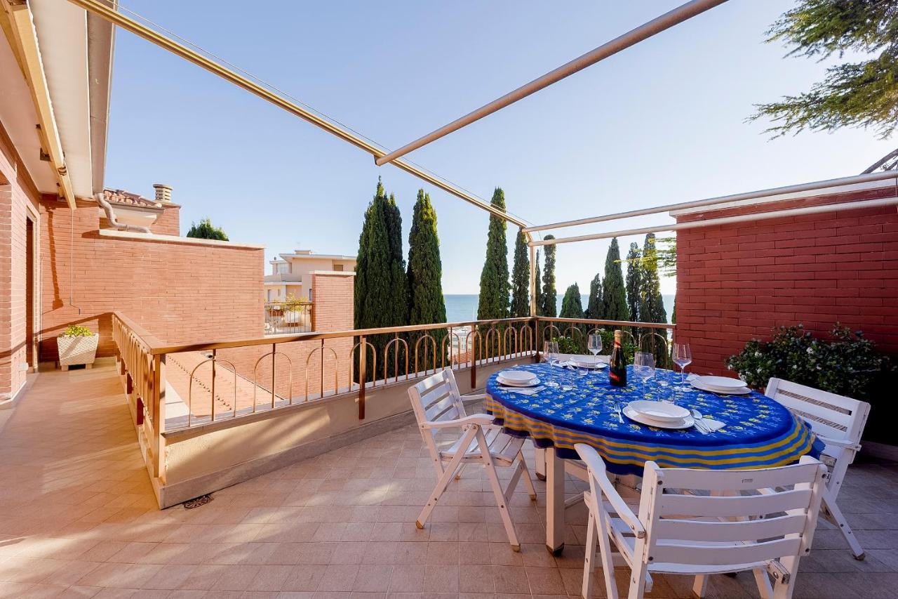 Portosole Attic - With Terrace And Private Parking Διαμέρισμα Σαν Ρέμο Εξωτερικό φωτογραφία